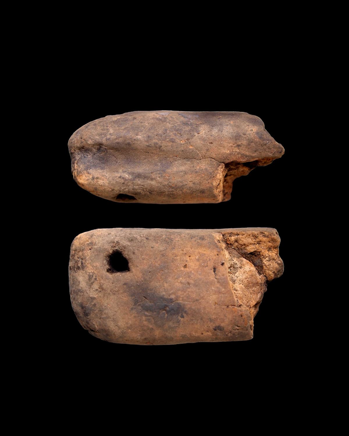 Un peso da telaio in terracotta dall’US 10 - Foto R. Micheli Archivio SABAP FVG
