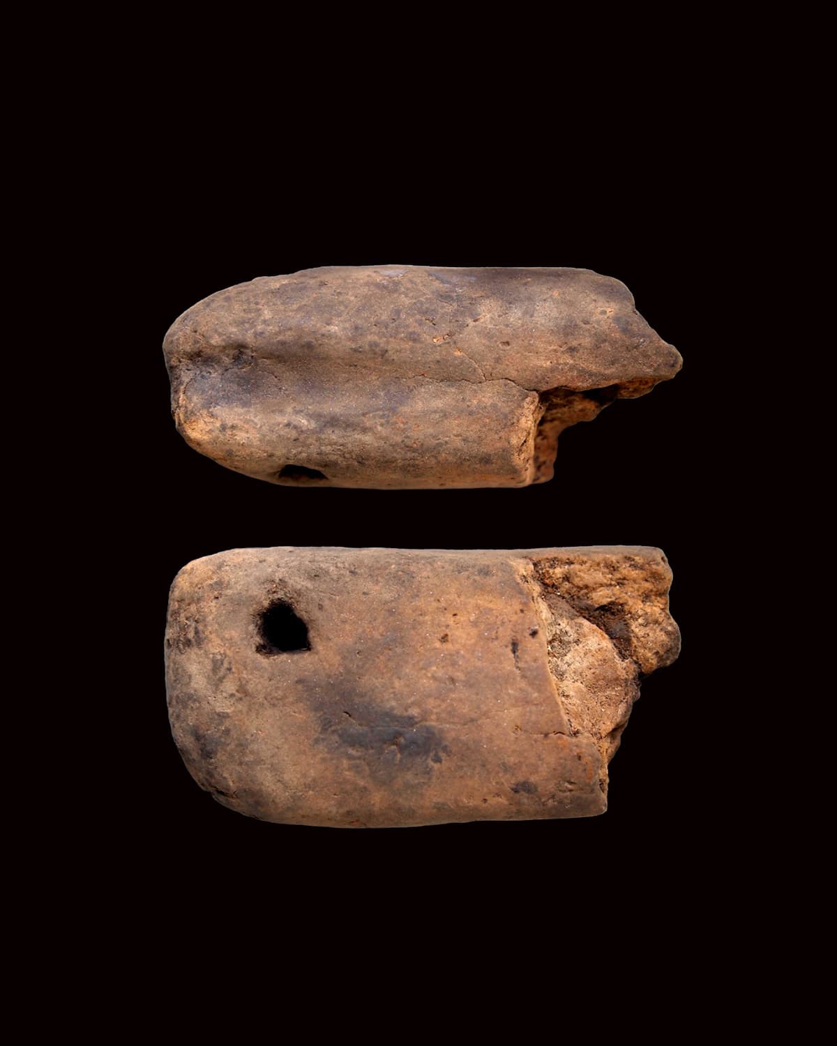 Un peso da telaio in terracotta dall’US 10 - Foto R. Micheli Archivio SABAP FVG